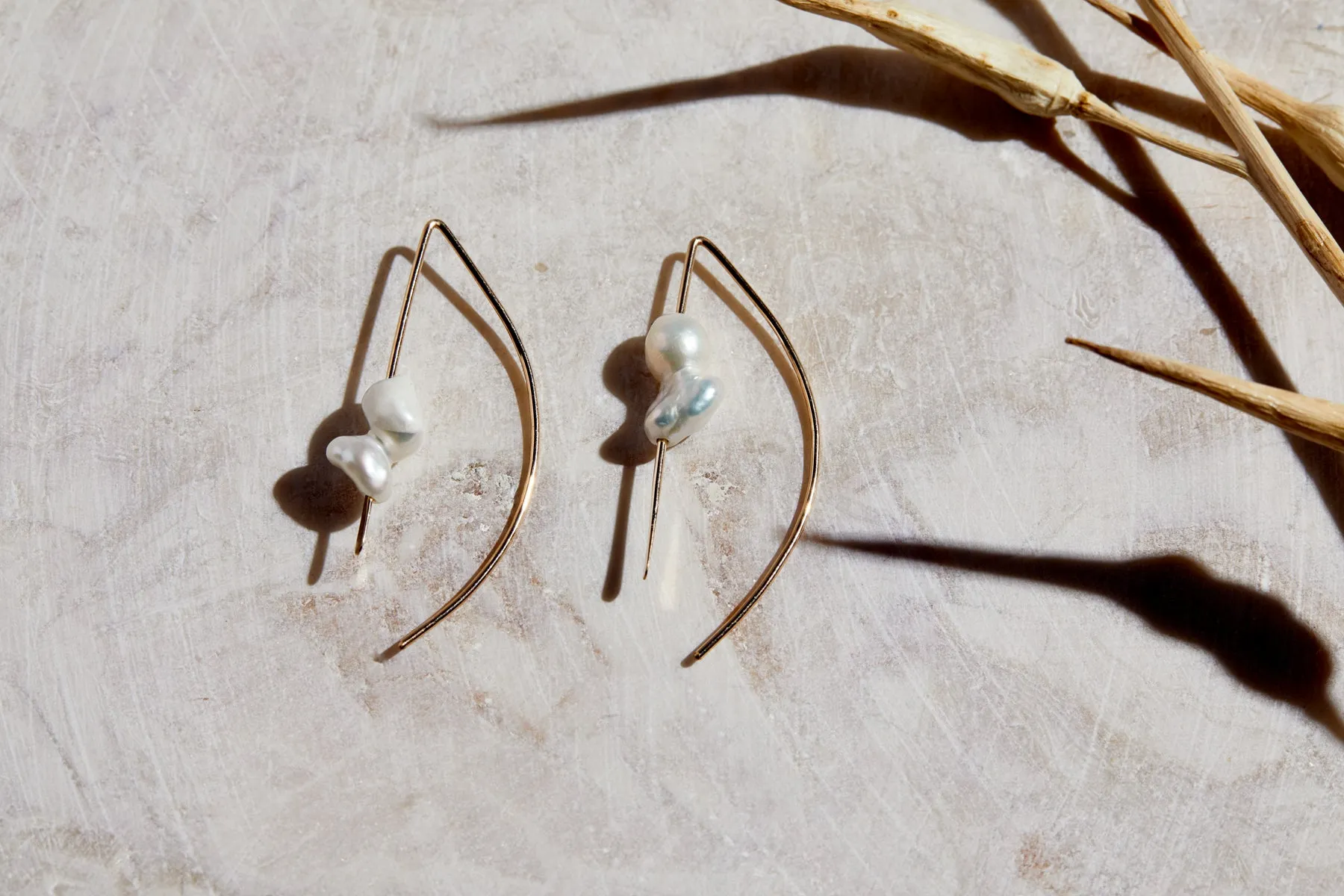 Keshi Pearl Arch Earring